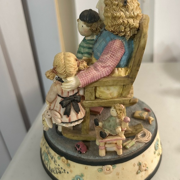 San Francisco Music Box Co 1997 Ruth Ninneman Mother’s Resin Music Box - Picture 6 of 14